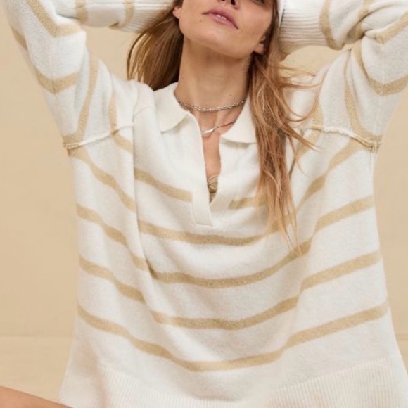 aerie Sweaters - Aerie V-Neck Sweater in Cream and Tan Stripes - Size L - DISCOUNTED SHIPPING 💅🏽